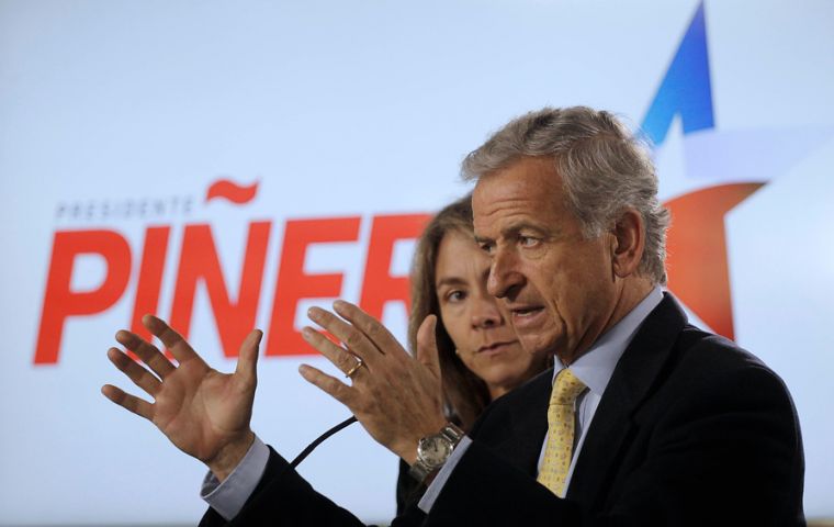 “Vamos a hacer un ajuste fiscal como corresponde, con las medidas de austeridad fiscal que nos ha encomendado el Presidente Piñera”, dijo Felipe Larraín