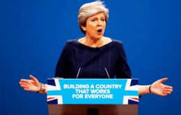 Dirigiéndose al Foro Conservador, May señaló que Reino Unido comunicará sus “próximos pasos en los próximos días”, junto con sus “aliados y socios”.