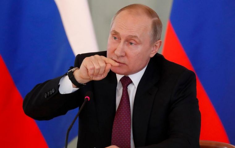 “En Rusia no tenemos esos medios. Rusia ha destruido todo su arsenal químico”, aseveró Putin en cuanto al incidente que tuvo lugar el pasado 4 de marzo. 