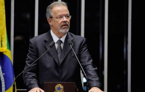 El ministro de Seguridad Pública, Raúl Jungmann, admitió que las balas eran de la   Policía Federal, pero de un lote robado de una oficina del Correo en Paraíba