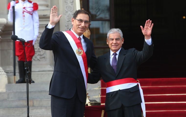 Vizcarra nombró al conservador Villanueva como presidente del Consejo de Ministros 