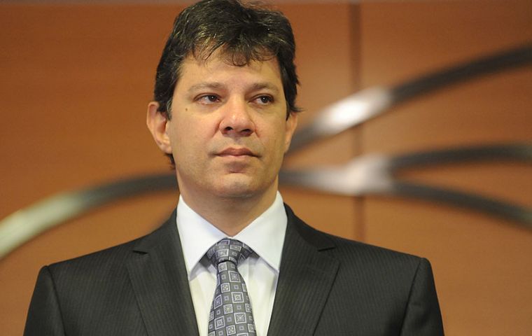 Fernando Haddad es considerado el delfín de Lula. El ex Presidente lo eligió para disputar la alcaldía de São Paulo, en 2012, la que ganó con 56% de los votos.