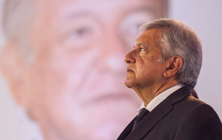Según el sondeo, 42% de los consultados dijo que votará por López Obrador, un ex alcalde de Ciudad de México que perdió las últimas dos elecciones presidenciales