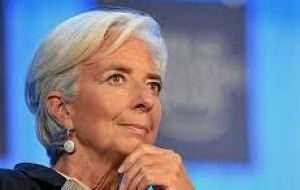 Desde hace meses la directora gerente del FMI, Christine Lagarde, insiste en que es necesario “reparar el techo cuando hay buen tiempo”