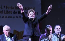 La ex Jefe de Estado presentó en la Feria del Libro de Buenos Aires “La verdad vencerá”, una obra escrita por el propio Lula da Silva