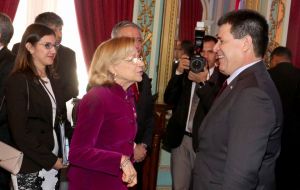 Tras las felicitaciones de los legisladores, Pucheta visitó al presidente Cartes, quien en su cuenta de Twitter señaló que es un “día histórico para la mujer paraguaya”.