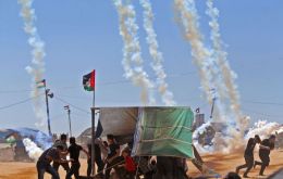 Soldados israelíes mataron a 55 palestinos en la frontera de Gaza tras disturbios y manifestaciones contra la inauguración de la embajada de EE.UU. en Jerusalén