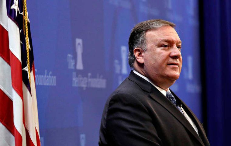 ”Aplicaremos una presión financiera sin precedentes sobre el régimen iraní”, dijo el jefe de la diplomacia estadounidense, Mike Pompeo