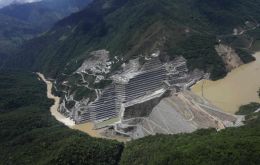 El aumento del caudal del río Cauca, sobre el que se construye la Central de Ituango, se han registrado fallas en el proceso de llenado de la presa