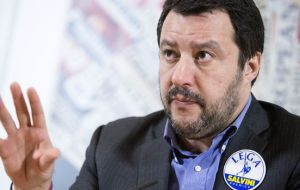 Antes que Mattarella concluyera la reunión, el líder de la Liga Norte, Matteo Salvini, afirmó que la única opción ahora era celebrar nuevas elecciones