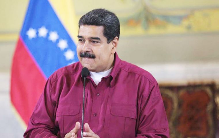 La medida se concreta después de la reelección de Maduro, para un nuevo período de seis años, en unos comicios cuestionados como ilegítimos por decenas de países. 