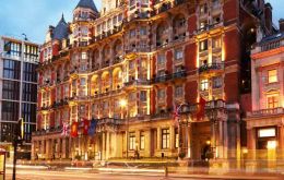 Se trata del Hotel Mandarin Oriental del barrio londinense de Knightsbridge, cerca de los lujosos grandes almacenes Harrods, del que se ignora si provocó víctimas. 