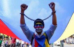  “Hay una nueva categoría: presos políticos del hambre (...), privados de libertad o sometidos a regímenes de presentación por protestar”, dijo Inti Rodríguez