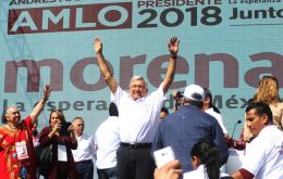 López Obrador, candidato de una coalición encabezada por su partido Morena, obtuvo 37.2% de las preferencias en un sondeo realizado entre el 3 y el 5 de junio