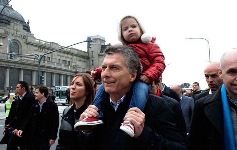 Si bien se declaró “a favor de la vida”, Macri dio el empujón al debate en marzo, al aseverar que también está “a favor de los debates maduros y responsables”.