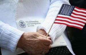 La decisión fue adoptada como parte de la nueva política del gobierno de Donald Trump para frenar la llegada de inmigrantes, en particular centroamericanos