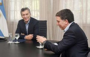 El jueves por la tarde Macri y Dujovne mantuvieron un encuentro en la quinta de Olivos donde se presume analizaron el acuerdo del FMI y la escalada del dólar