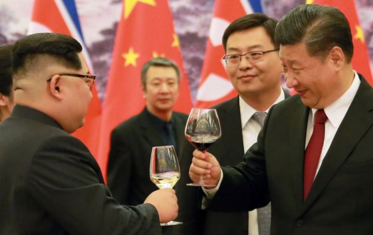 La agencia Xinhua recordó que se trata de la tercera visita que Kim realiza a China desde marzo. Es la primera ocasión en la que la visita no es secreta.