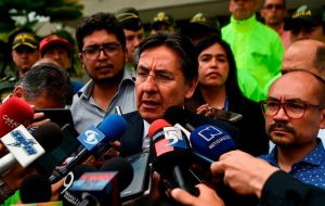 El fiscal general, Néstor Martínez dijo que “se le ha informado a los familiares que los cuerpos pertenecen efectivamente a los tres periodistas ecuatorianos”