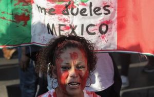 López Obrador supo capitalizar el hartazgo y el ansia de cambio en un México azotado por la violencia y desenfrenada corrupción bajo Enrique Peña Nieto. 