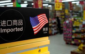 El Ministerio de Comercio de China dijo que se vio forzado a responder: aranceles del 25% sobre bienes estadounidenses por valor de US$34.000 millones