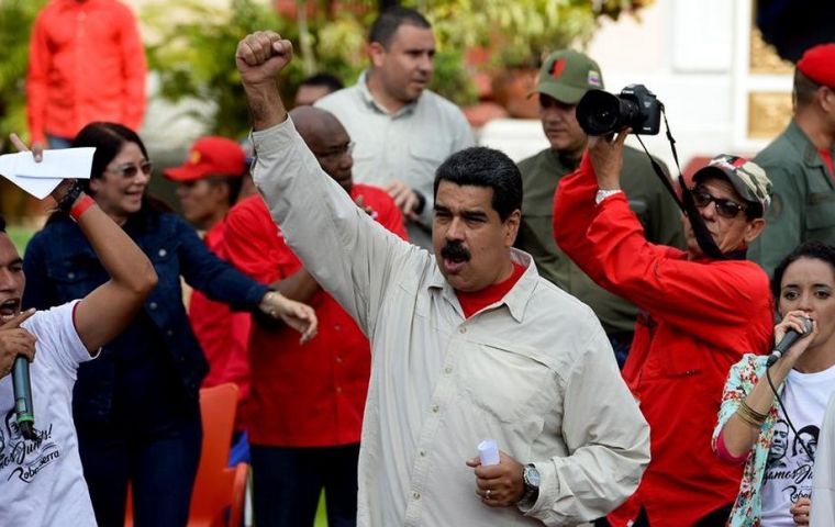 El gobierno de Nicolás Maduro estaría siendo respaldado con presuntas redes de financiamiento ilícitas