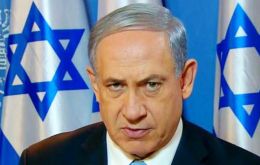 Benjamin Netanyahu dijo que “es un momento decisivo en la historia del Estado de Israel que inscribe en el mármol nuestra lengua, nuestro himno y nuestra bandera”