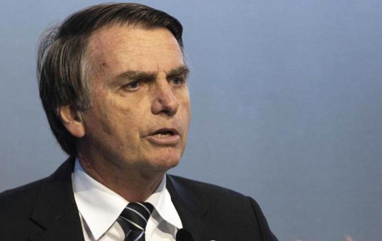 Bolsonaro con siete mandatos como diputado federal se presentó como el “patito feo en esta historia” que molesta al “establishment”