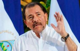 Ortega quien presidió el país entre 1979/1990, y volvió al poder en 2007, insistió en que las fuerzas paramilitares han sido las que han atacado a la Policía