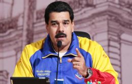 Para atajar la crisis, Maduro anunció medidas que incluyen suprimir 5 ceros al bolívar, revisar la ley de cambios, promover el “uso racional” de la gasolina