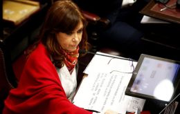 “Es una pena que no hayamos alcanzado un consenso, el problema va a seguir existiendo, exactamente como existía antes de la discusión” dijo Cristina Fernández