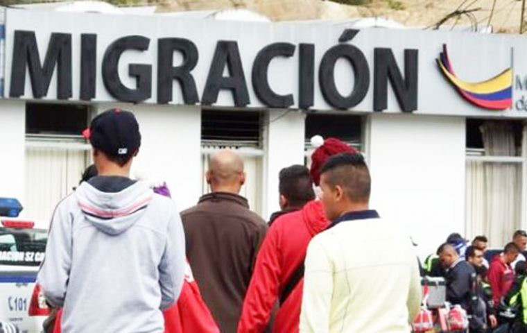Ecuador impuso el “estado de emergencia al sector de Movilidad Humana” para ofrecer “urgente atención a los flujos migratorios inusuales de venezolanos”