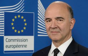 “El tiempo de la austeridad terminó, pero el final del programa no es el final del camino de las reformas”, dijo el comisario de Asuntos Financieros Pierre Moscovici