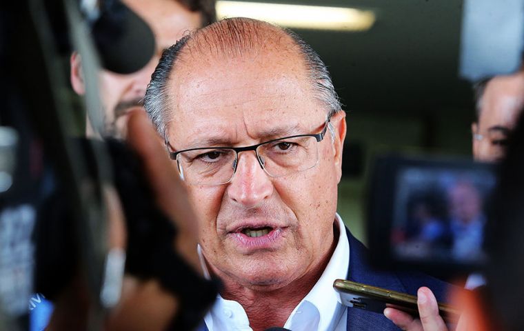 El candidato del PSDB, Geraldo Alckmin, propuso reducir el tamaño del estado y darle prioridad a las inversiones para generar empleo