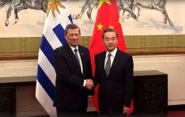 Nin Novoa se encuentra en Beijing en el marco de la celebración de los 30 años de relaciones diplomáticas entre Uruguay y China 