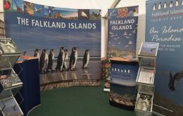 Falkland Islands Holidays dijo que el stand incorporó un despliegue de multimedia con material filmado por la Televisión de las Falklands