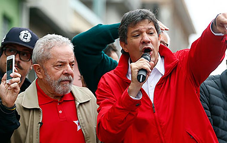 Lula recibe este lunes su compañero de fórmula, Fernando Haddad, en la cárcel de Curitiba, donde cumple una condena de más de 12 años de prisión por corrupción