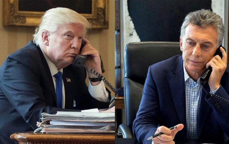 En la conversación de 15 minutos, Trump expresó que “está al tanto de la coyuntura” de Argentina y aceptó la invitación de Macri para una visita de Estado