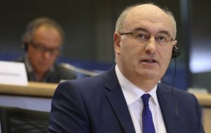 No obstante, el comisario europeo de Agricultura, Phil Hogan, respondió que la UE había hecho “una oferta clara y explícita” a los países del Mercosur en enero.