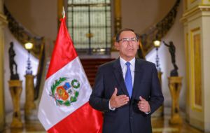 Según la Constitución peruana, el presidente puede cerrar el congreso unicameral y convocar a elecciones legislativas si el Parlamento destituye a su gabinete dos veces