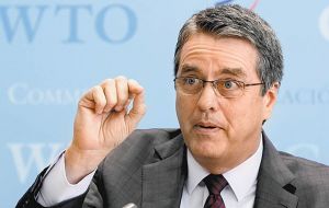 “Más que nunca, es crucial que los gobiernos resuelvan sus diferencias y muestren control”, dijo el director gerente de OMC, Roberto Azevedo