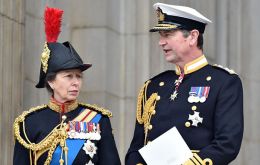 La Princesa Ana viajará acompañada de su marido, Vic Almirante Sir Timothy Laurence, según informó la embajada británica en Santiago