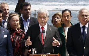 El presidente chileno Sebastián Piñera optó por no viajar a Holanda y estará en el Palacio de La Moneda, acompañado del canciller Roberto Ampuero