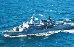 El destructor ARA La Argentina zarpó el domingo desde Puerto Belgrano para reemplazar al destructor ARA Almirante Brown, en tareas de apoyo a Ocean Infinity