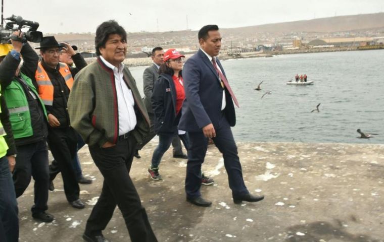 “Esto va ser como el Canal de Panamá”, dijo Morales en referencia al puerto de Ilo, al sur de Perú, que pasará a funcionar para el comercio boliviano 