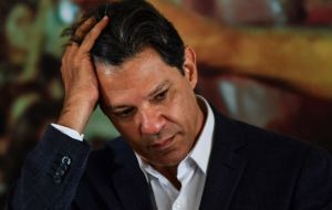 En tanto el socialista Fernando Haddad, el sucesor del encarcelado ex presidente Lula da Silva, que obtuvo el 29% de los votos y tiene el 41% de favoritismo 