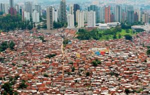 “Hoy en día hay 26 millones de personas que viven bajo la línea de la pobreza extrema”, en América Latina, explicó Ana María Lugo, economista del BM