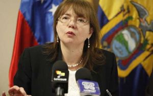 El Gobierno en Quito, además de expulsar a la embajadora Carol Delgado, convocó a consultas a su encargada de negocios en Venezuela. 
