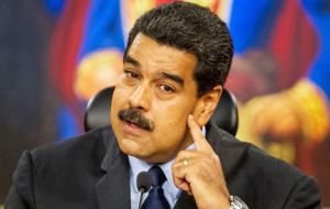 ”El Presidente Donald Trump debería abrir los ojos (...), el camino, Presidente Donald Trump es el respeto, es el dialogo, es el trabajo conjunto”, dijo Maduro