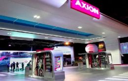  Axion sorprendió al bajar el precio de la gasolina cuya única tendencia histórica ha sido alcista salvo ocasionales excepciones.